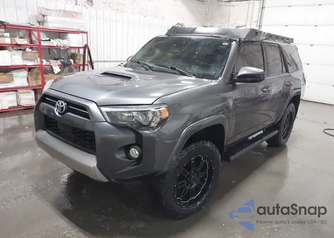 2020 Toyota 4Runner Trd Off Road z USA, uszkodzony, nr VIN JTEBU5JR4L5793751